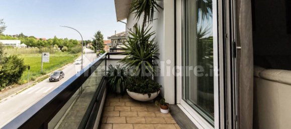 3 bedrooms Apartment in Spoltore, Italy No. 123311 7