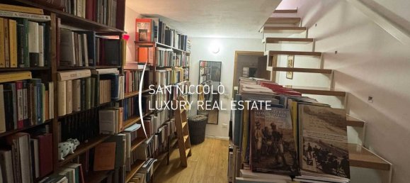 4 rooms Duplex in Florence, Italy No. 184439 8