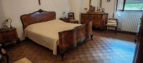 6 bedrooms Apartment in Carrara, Italy No. 313694 8