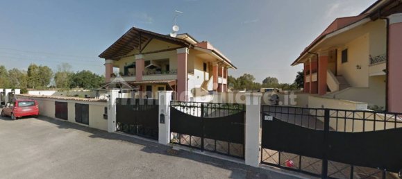 2 bedrooms Apartment in Pomezia, Italy No. 205966 2