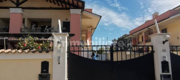 2 bedrooms Apartment in Pomezia, Italy No. 205966 4