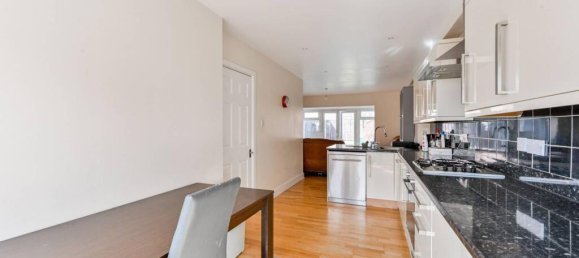 3 Schlafzimmer Haus in Chingford, United Kingdom, Nr. 11988 9