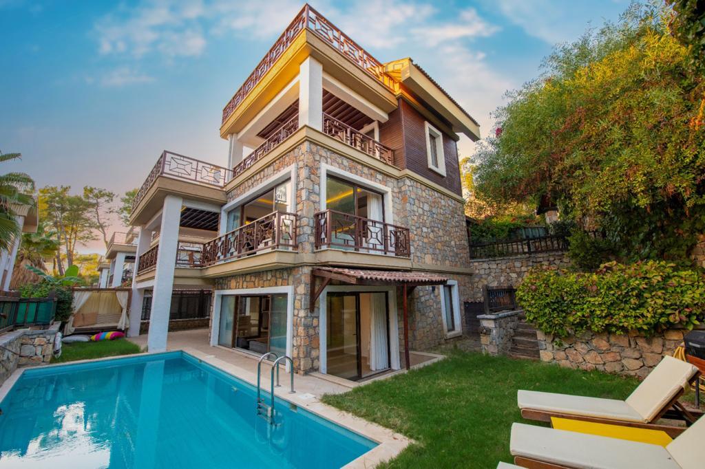 Villa 5+1 in Gocek, Turkey No. 16025