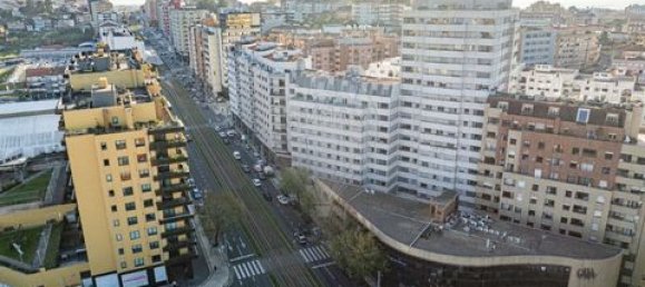 2 bedrooms Apartment in Vila Nova de Gaia, Portugal No. 197440 2