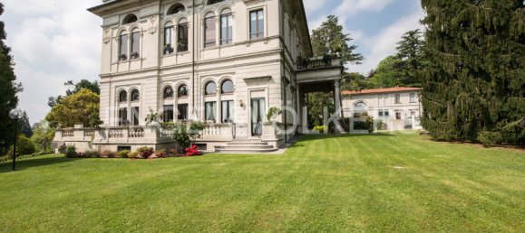 3 bedrooms Apartment in Varese, Italy No. 220358 8