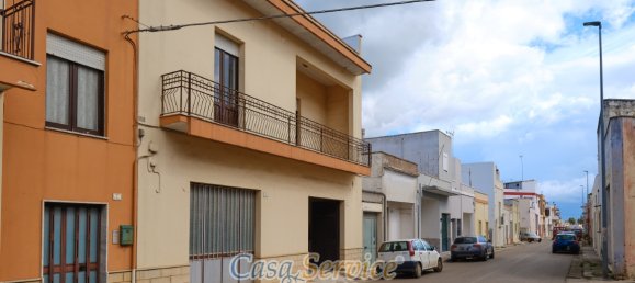 3 bedrooms House in Ruffano, Italy No. 59669 3