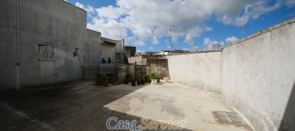 3 bedrooms House in Ruffano, Italy No. 59669 11