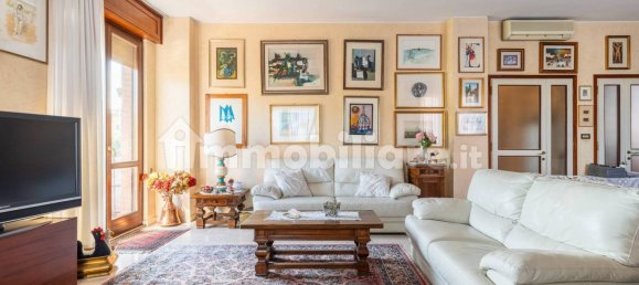 4 Schlafzimmer Wohnung in Bologna, Italy, Nr. 318912 2