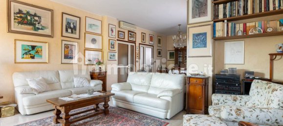 4 Schlafzimmer Wohnung in Bologna, Italy, Nr. 318912 3