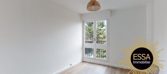 Apartamento de 4 dormitorios en Yvelines, France No. 330681 4