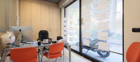 Propiedad comercial de 3 habitaciónes en Rimini, Italy No. 20629 9