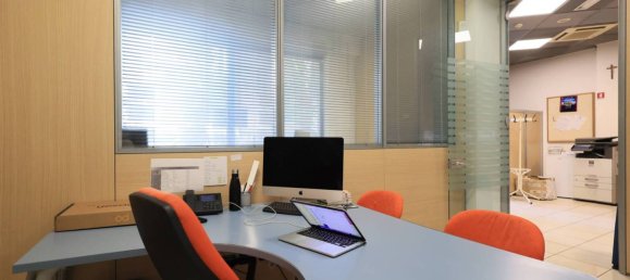 Propiedad comercial de 3 habitaciónes en Rimini, Italy No. 20629 7