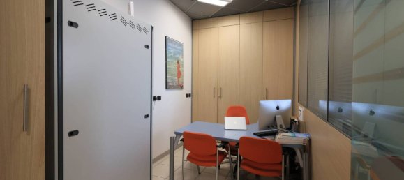 Propiedad comercial de 3 habitaciónes en Rimini, Italy No. 20629 5