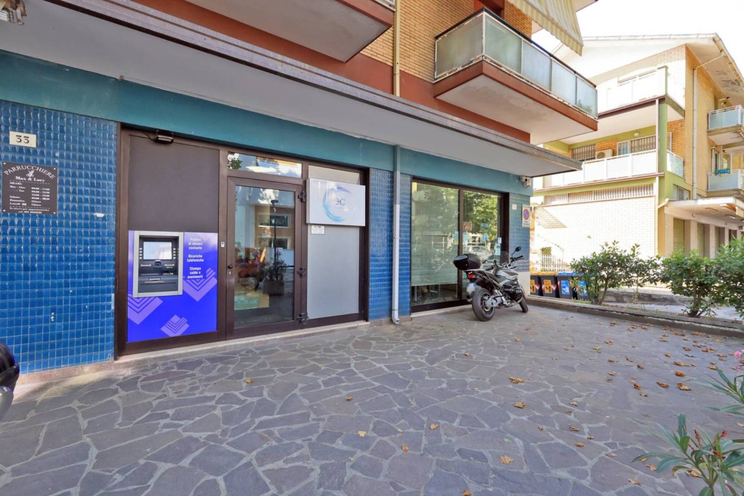 Propiedad comercial de 3 habitaciónes en Rimini, Italy No. 20629