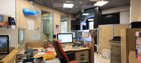 Propiedad comercial de 3 habitaciónes en Rimini, Italy No. 20629 16