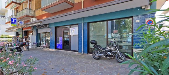 Propiedad comercial de 3 habitaciónes en Rimini, Italy No. 20629 2