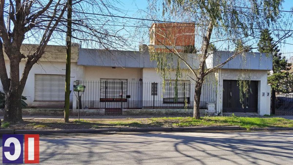 2 bedrooms House in Ituzaingo, Argentina No. 99682