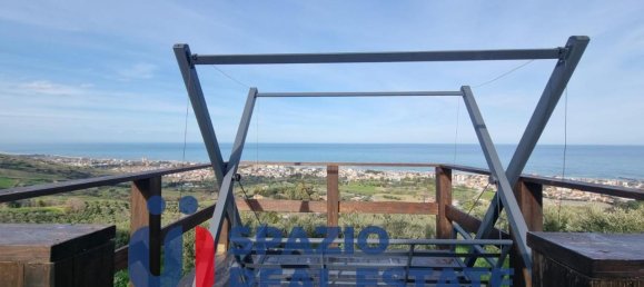 5 rooms Building in Roseto degli Abruzzi, Italy No. 38049 18