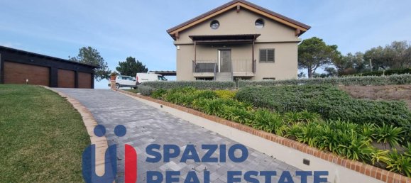 5 rooms Building in Roseto degli Abruzzi, Italy No. 38049 4