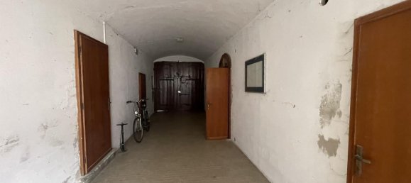 5 rooms Building in Gualtieri, Italy No. 38798 7