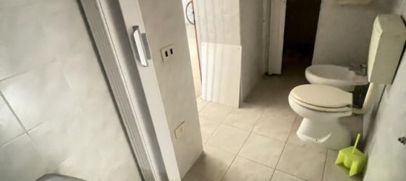 5 rooms Building in Gualtieri, Italy No. 38798 10