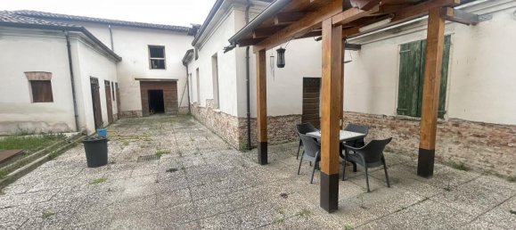 5 rooms Building in Gualtieri, Italy No. 38798 13