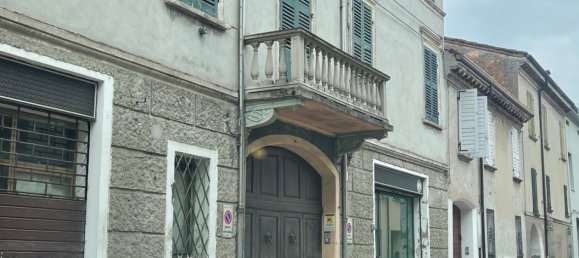 5 rooms Building in Gualtieri, Italy No. 38798 3
