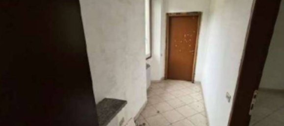 4 rooms Apartment in Varese, Italy No. 274049 7