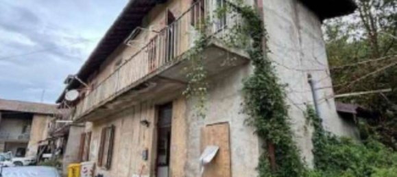 4 rooms Apartment in Varese, Italy No. 274049 2