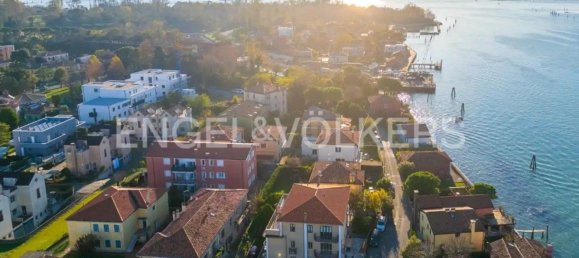 Apartamento de 2 habitaciónes en Venice, Italy No. 131919 2