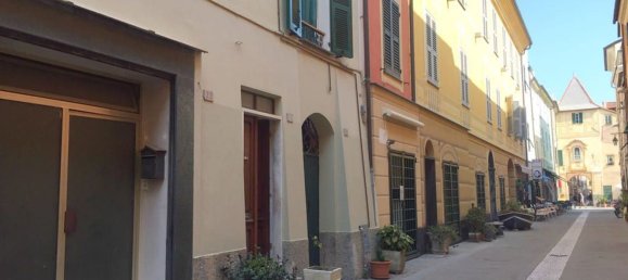5 rooms Apartment in Borghetto Santo Spirito, Italy No. 165692 3