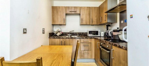 2 Schlafzimmer Wohnung in Croydon, United Kingdom, Nr. 7992 2