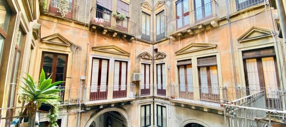 Квартира с 4 комнатами в Катания, Италия № 290451 5