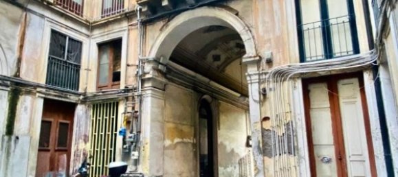 Квартира с 4 комнатами в Катания, Италия № 290451 4