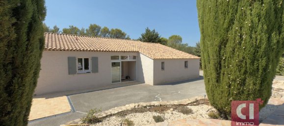 Villa de 3 dormitorios en La Roquebrussanne, France No. 342558 16
