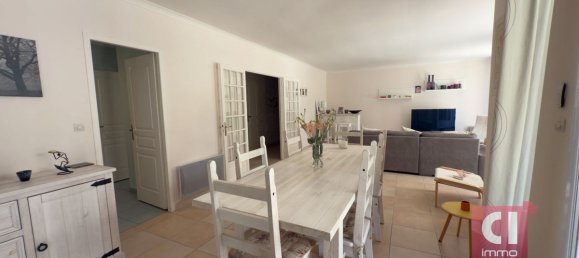 Villa de 3 dormitorios en La Roquebrussanne, France No. 342558 7