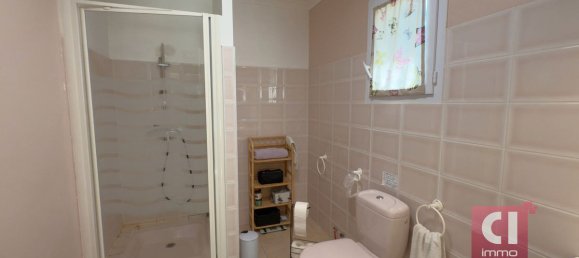 Villa de 3 dormitorios en La Roquebrussanne, France No. 342558 10