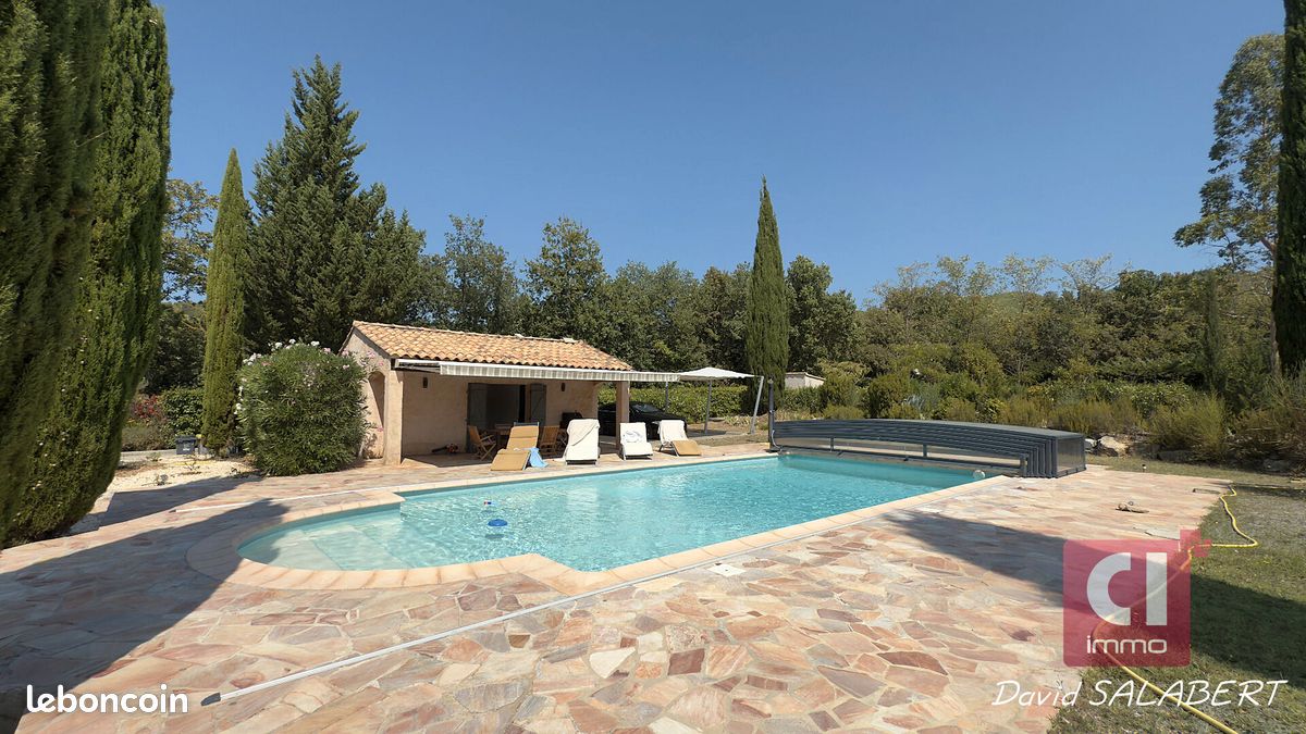 Villa de 3 dormitorios en La Roquebrussanne, France No. 342558