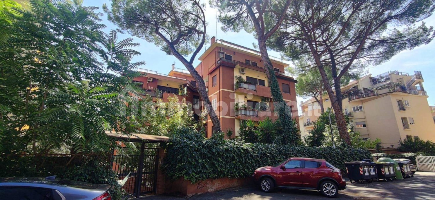 2 bedrooms Apartment in Rome, Italy No. 372938