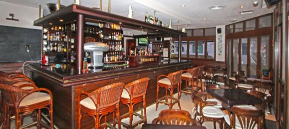 90m² Commercial property in Santa Ponsa, Spain No. 14210 4