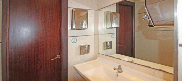 90m² Commercial property in Santa Ponsa, Spain No. 14210 5