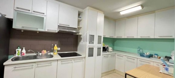 3 bedrooms Condo in Bangkok, Thailand No. 8871 9