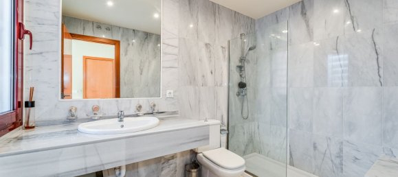 4 bedrooms House in Malaga, Spain No. 23687 13