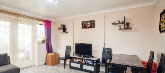 2 bedrooms House in Watford, United Kingdom No. 6052 7