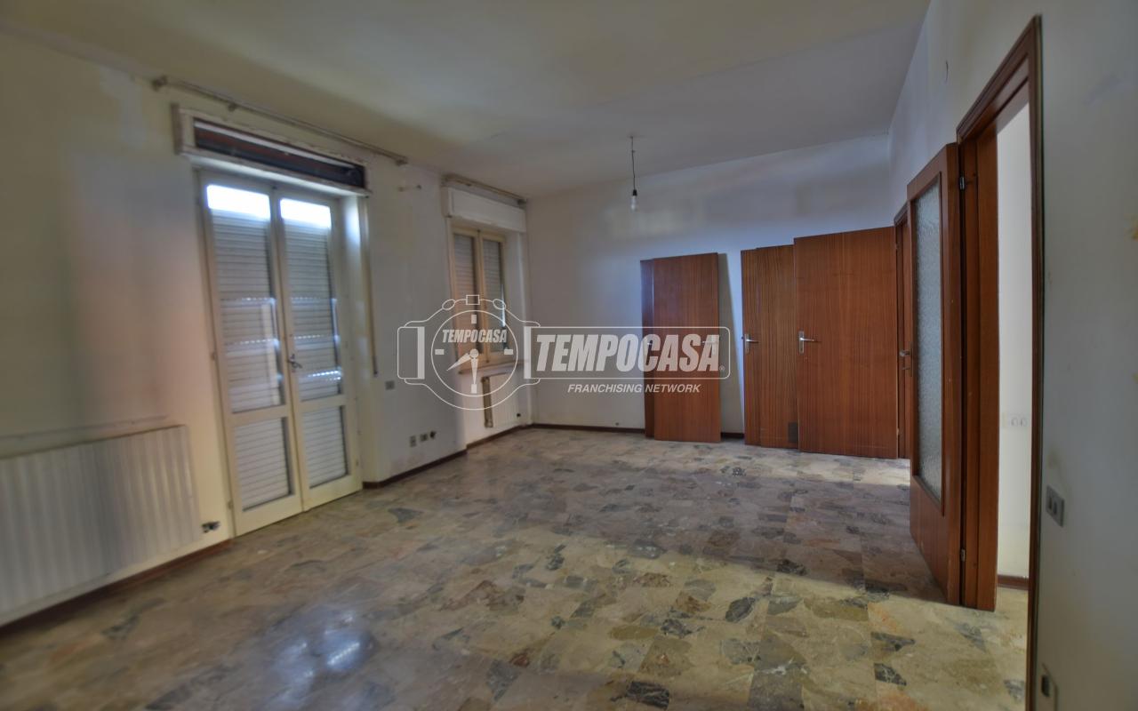 3-salle Appartement à Castelraimondo, Italy No. 146406