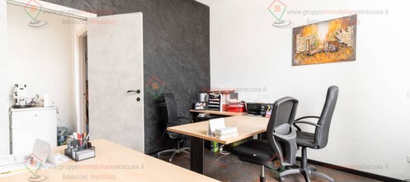 Коммерческая недвижимость с 3 комнатами в Сиракузы, Италия № 294623 2