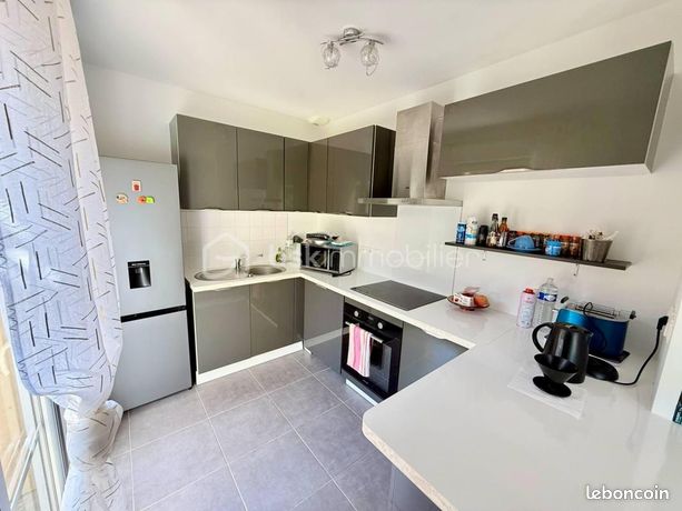 Casa de 3 dormitorios en Sainte-Genevieve, France No. 305595