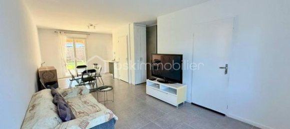 Casa de 3 dormitorios en Sainte-Genevieve, France No. 305595 2