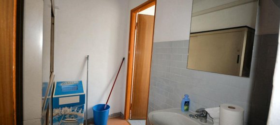  مستودع في Lucca, Italy 1100متر مربع رقم 85063 3