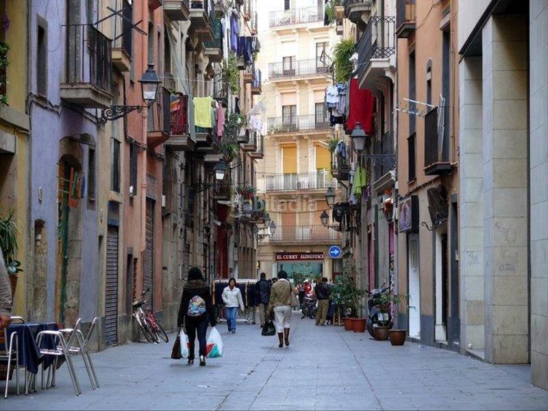 39m² Commercial property in Ciutat Vella, Spain No. 111205